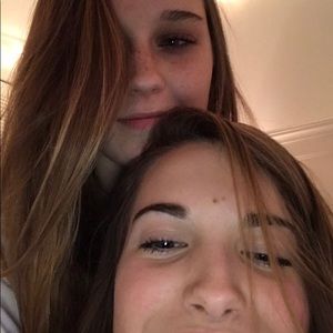 Meet your Posher, Elise